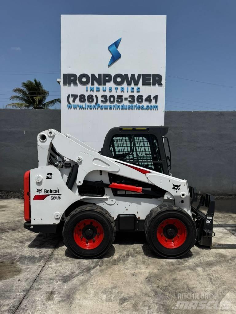 Bobcat S 740 لوادر انزلاقية التوجيه