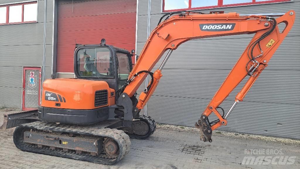 Doosan DX 85 R-3 حفارات وسط 7 طن - 12 طن