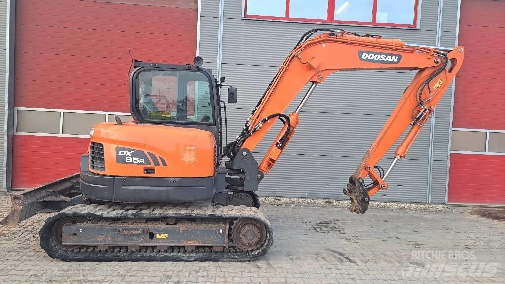 Doosan DX 85 R-3 حفارات وسط 7 طن - 12 طن