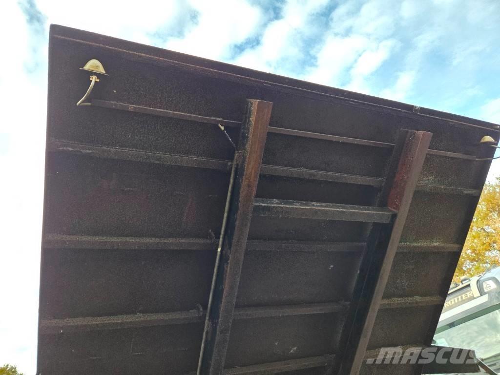 Kipper 750 مقطورات قلابة