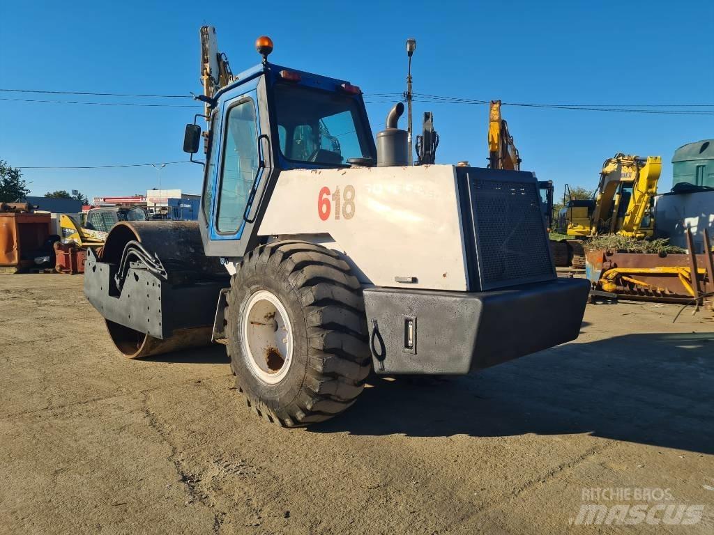  Compactor MV 618 DT ضاغطات التربة
