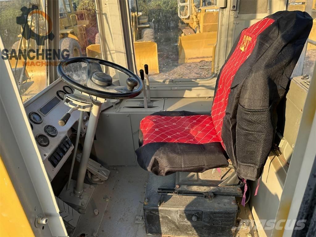 CAT 950E لوادر بعجل
