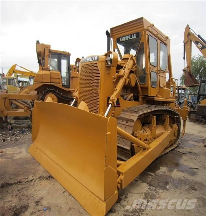 CAT D 7 G بلدوزرات مجنزرة