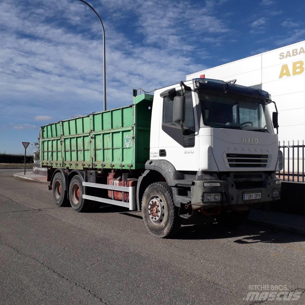 Iveco Trakker 350 شاحنات قلابة