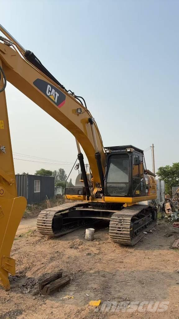 CAT 325 D حفارات زحافة