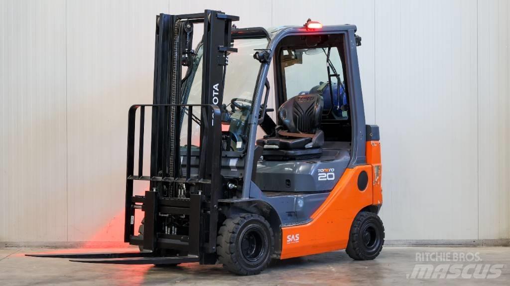 Toyota 02-8 FGKF 20 شاحنات LPG