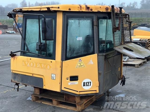 Volvo A 40 D KABINA كابينة والداخلية