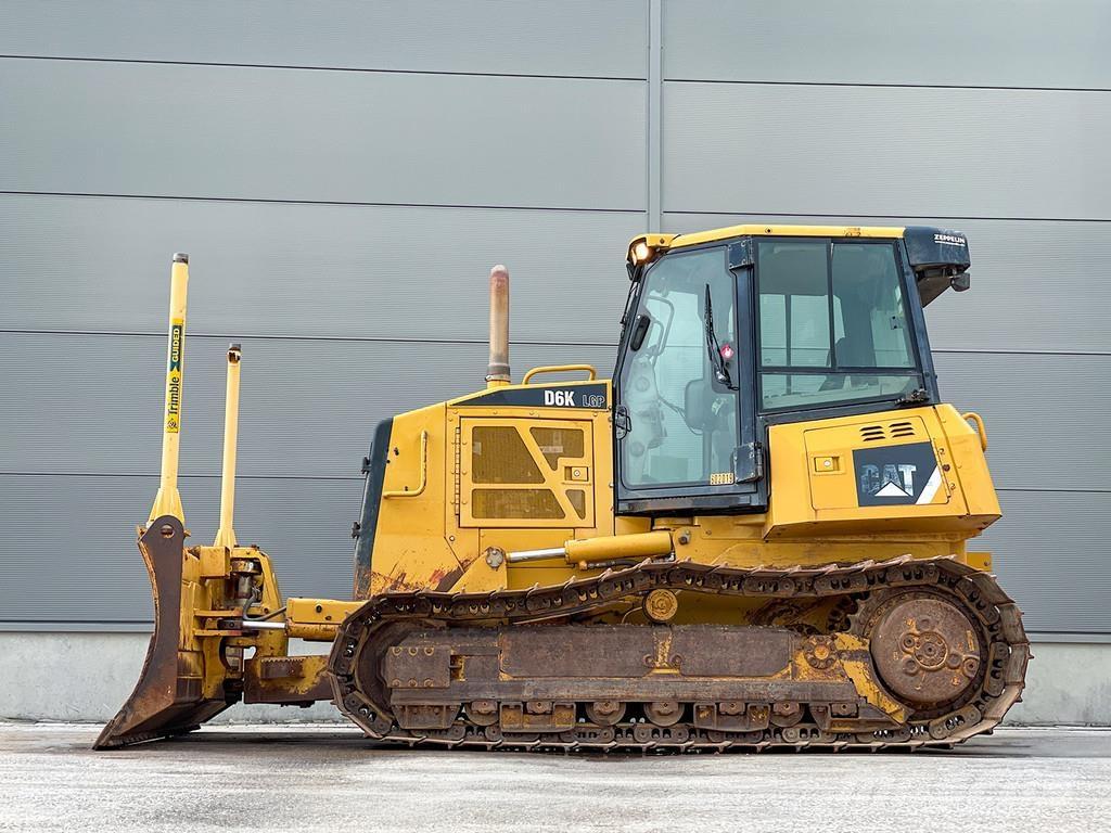 CAT D6K بلدوزرات مجنزرة