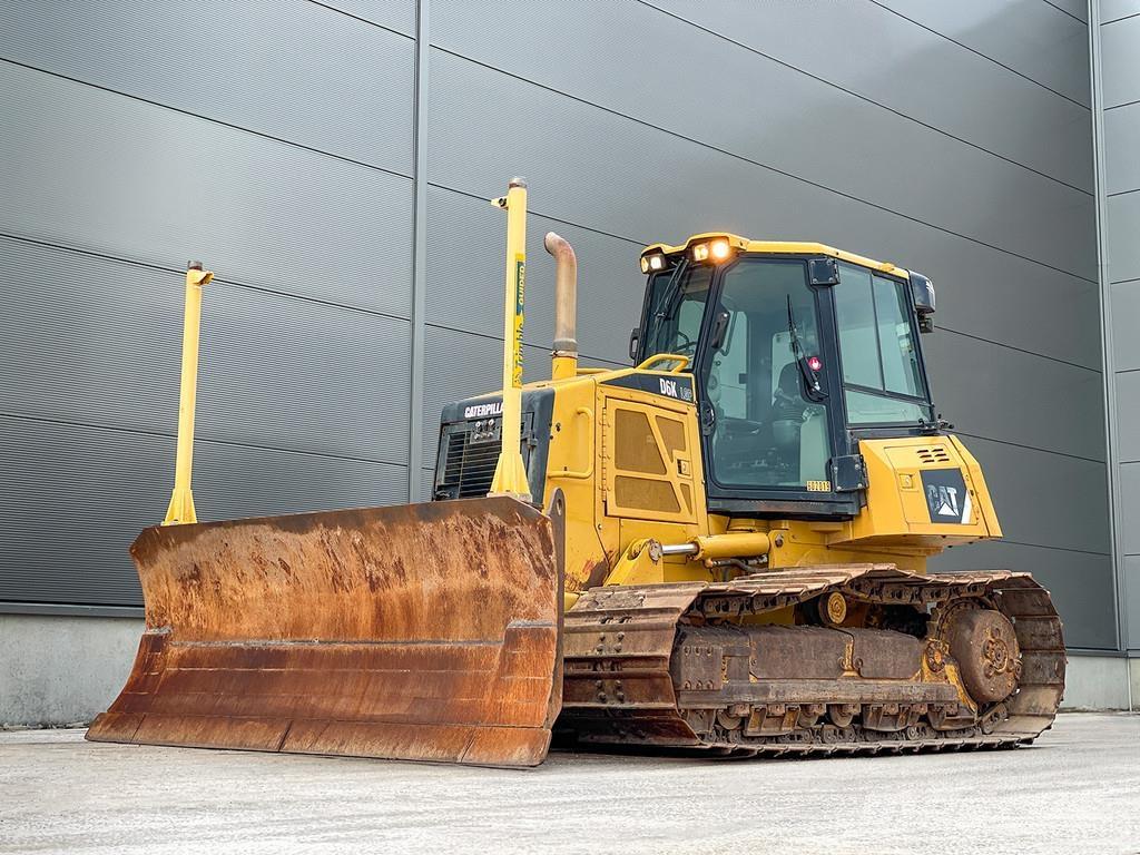 CAT D6K بلدوزرات مجنزرة