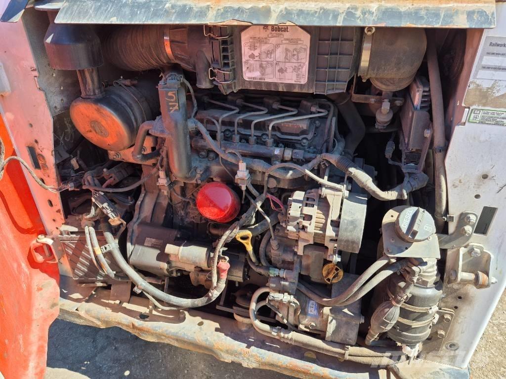 Bobcat S 570 لوادر انزلاقية التوجيه