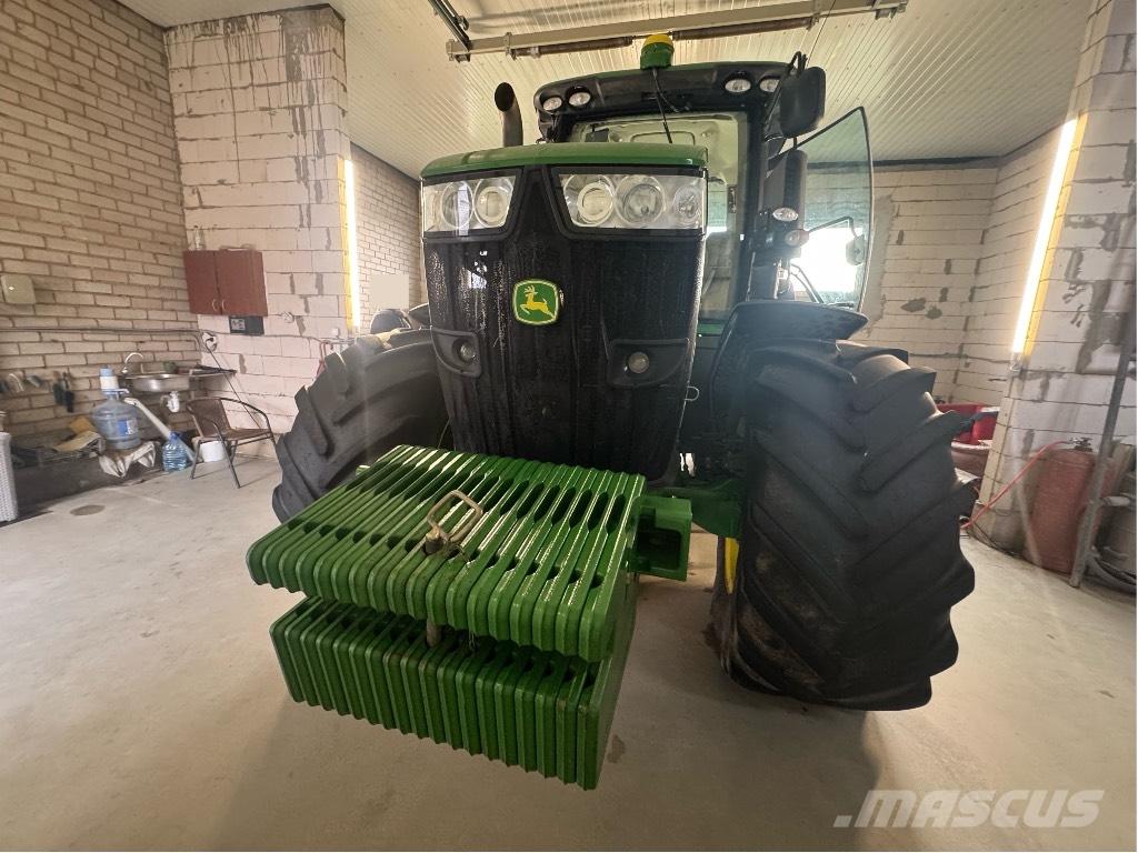 John Deere 7230 R الجرارات