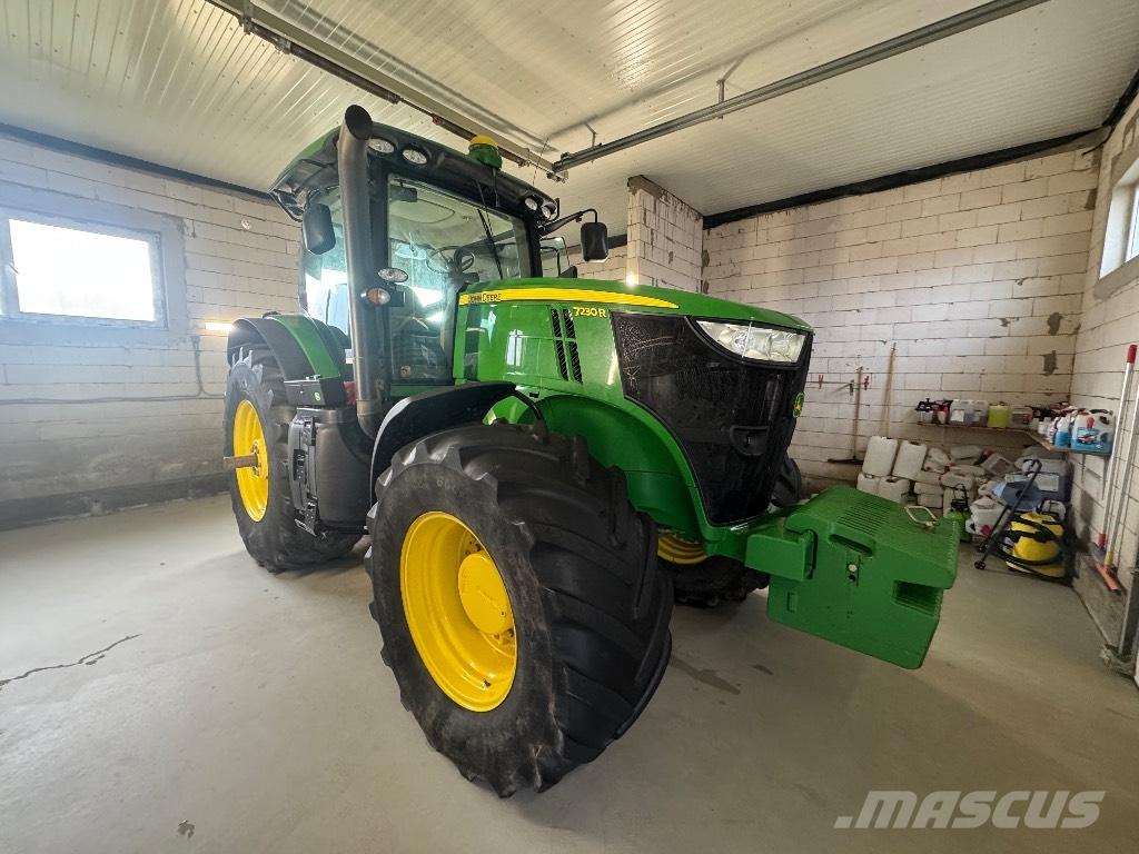 John Deere 7230 R الجرارات