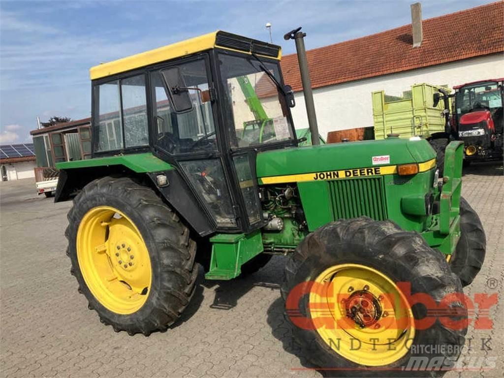 John Deere 1640 الجرارات