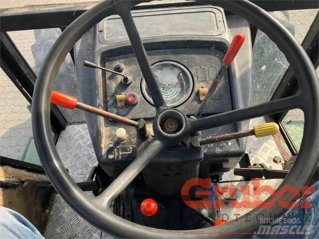 John Deere 1640 الجرارات