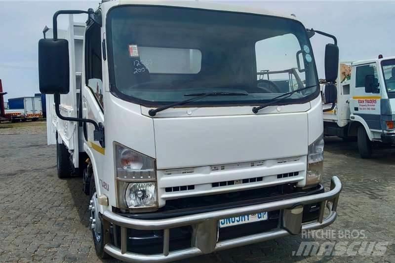 Isuzu NPR400 شاحنات أخرى