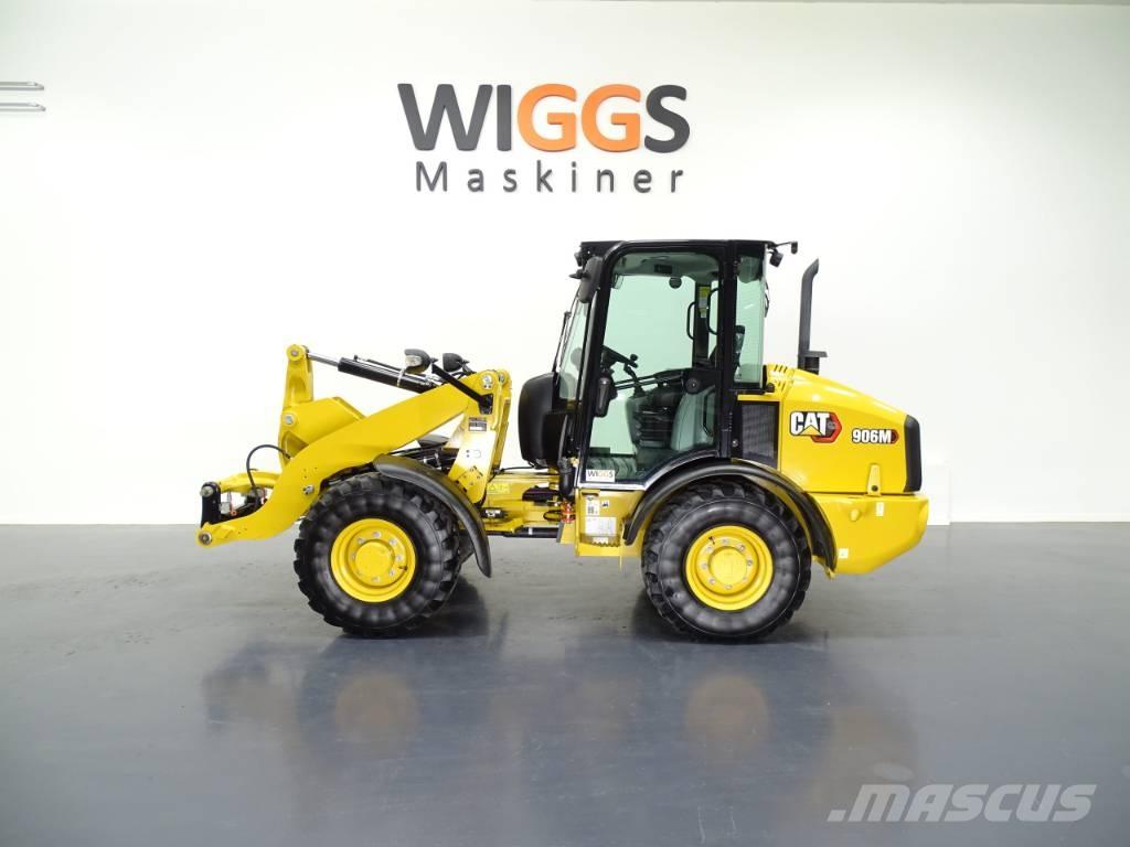CAT 906M لوادر بعجل