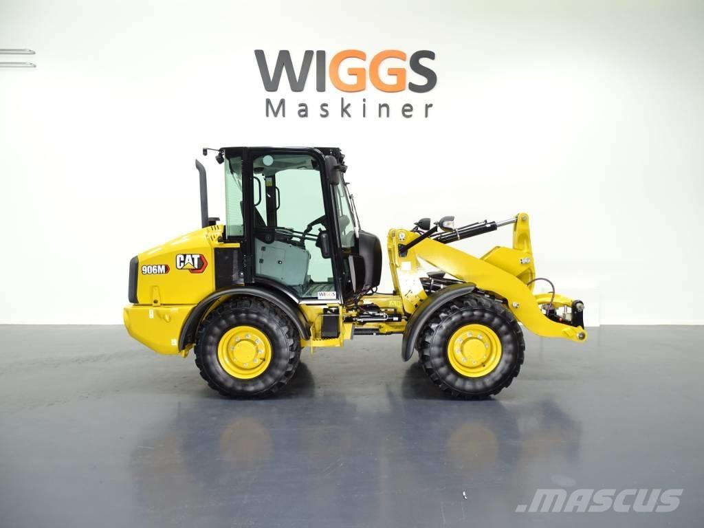 CAT 906M لوادر بعجل