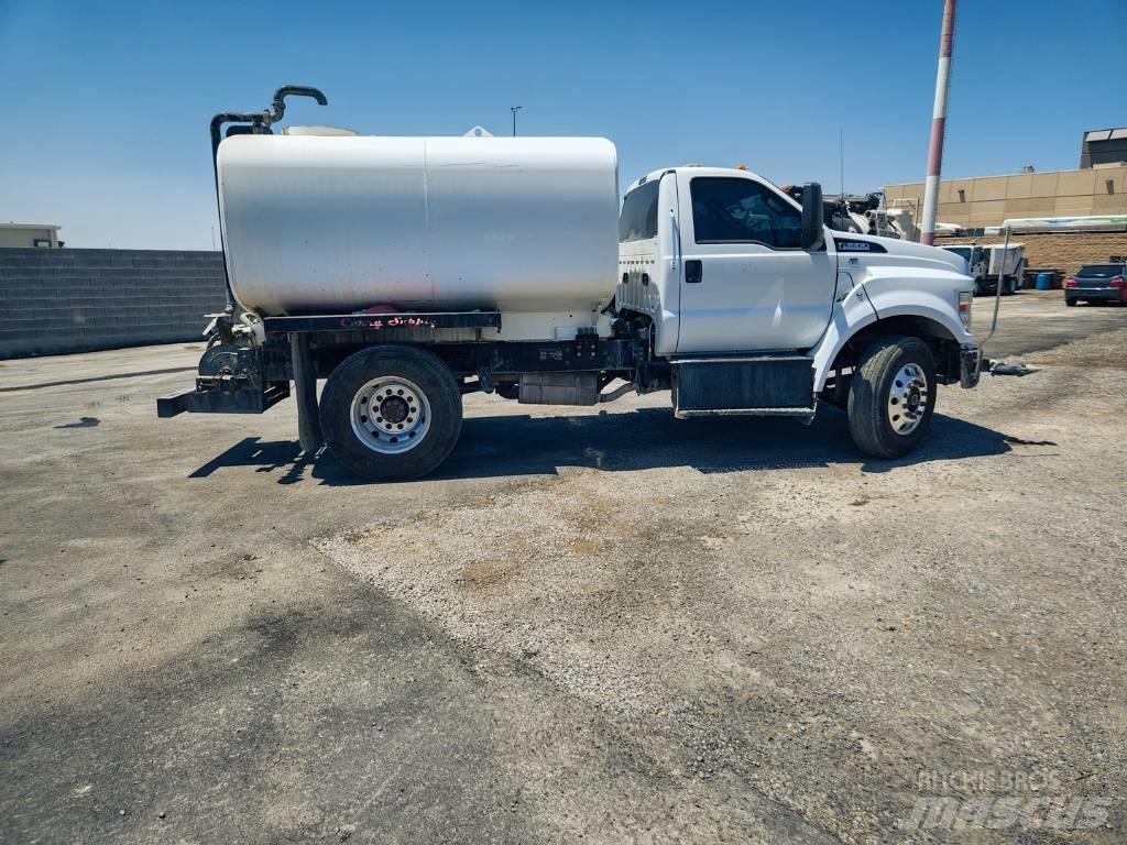 Ford F 650 SD صهاريج مياه