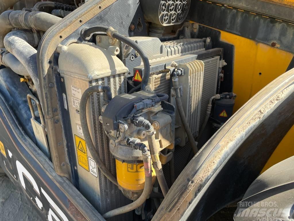 JCB 540-170 مناولات متداخلة