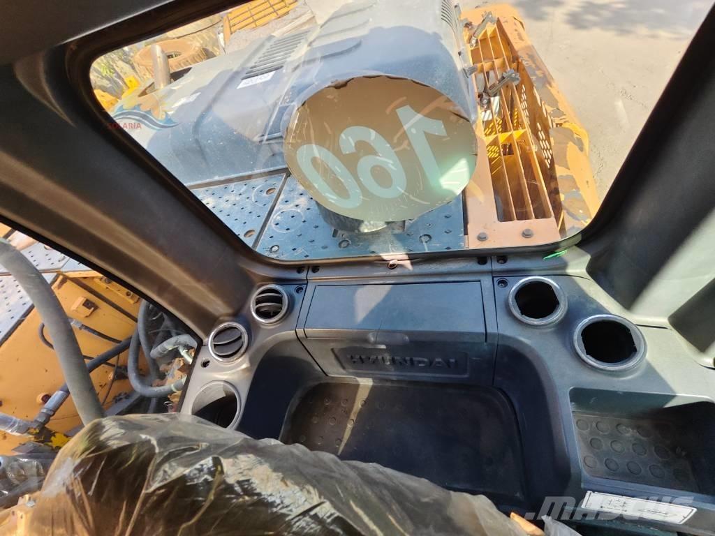 Hyundai R220LC-9S حفارات زحافة