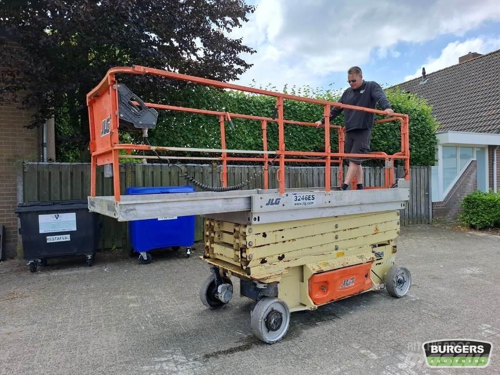 JLG 3246ES رافعات مقصية الشكل