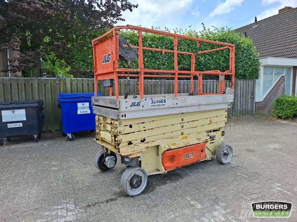 JLG 3246ES رافعات مقصية الشكل
