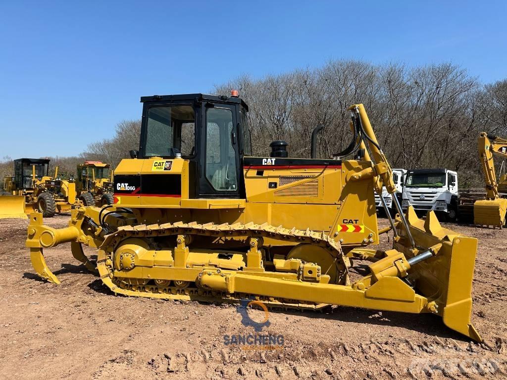 CAT D 6 G بلدوزرات مجنزرة
