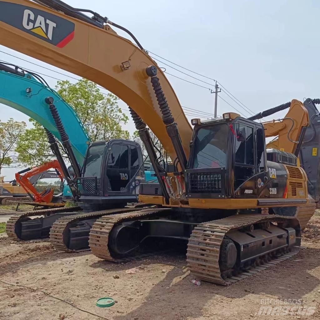 CAT 336 حفارات زحافة