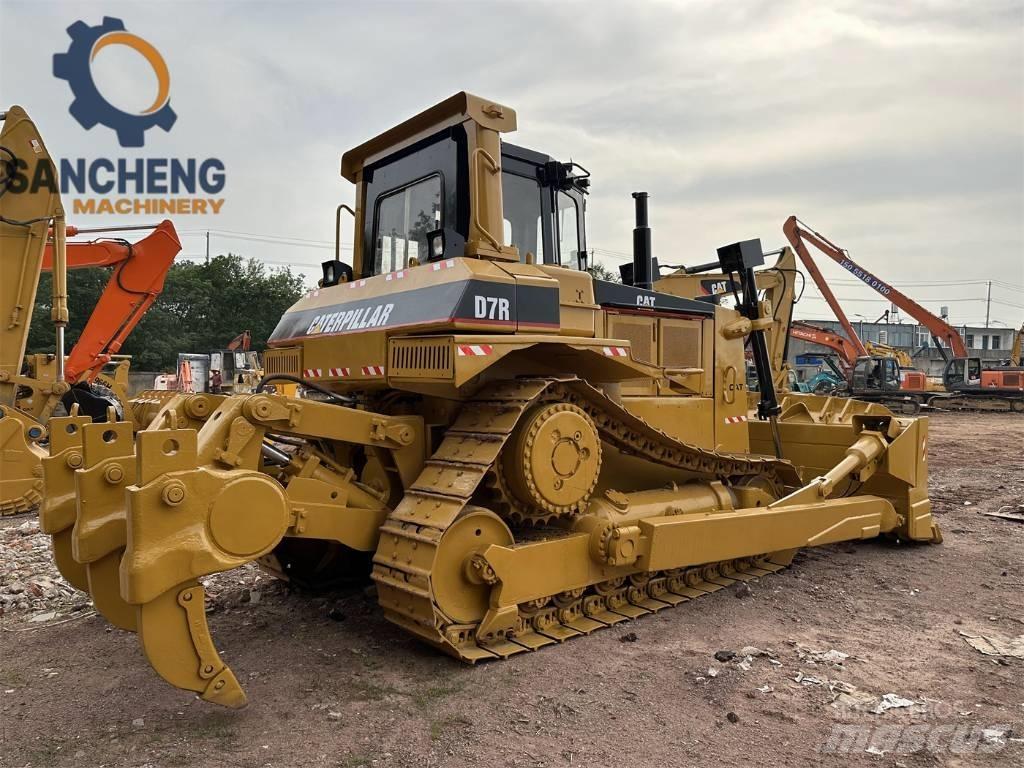 CAT D 7 R معدات تمهيد الطرق