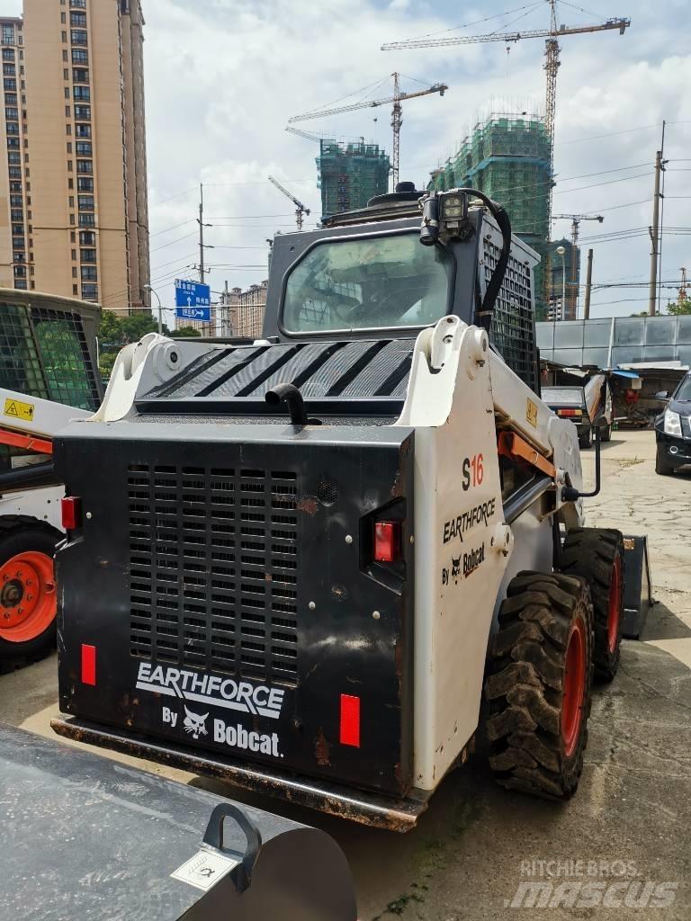 Bobcat S 16 لوادر انزلاقية التوجيه