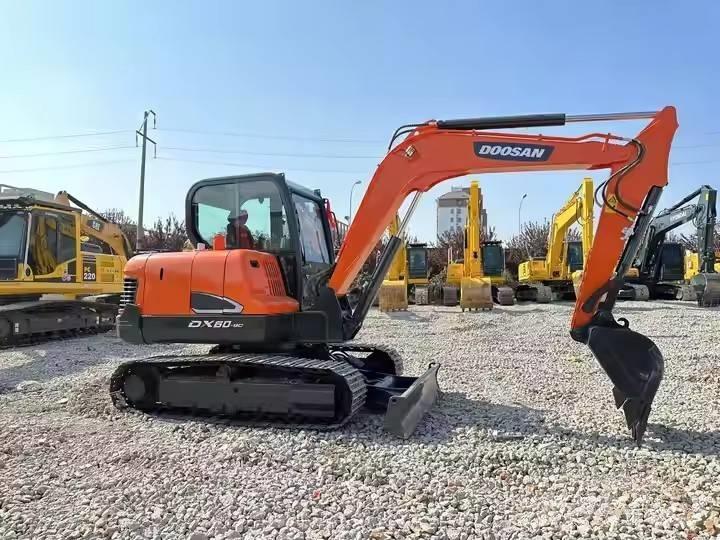 Doosan DX60-9C حفارات زحافة