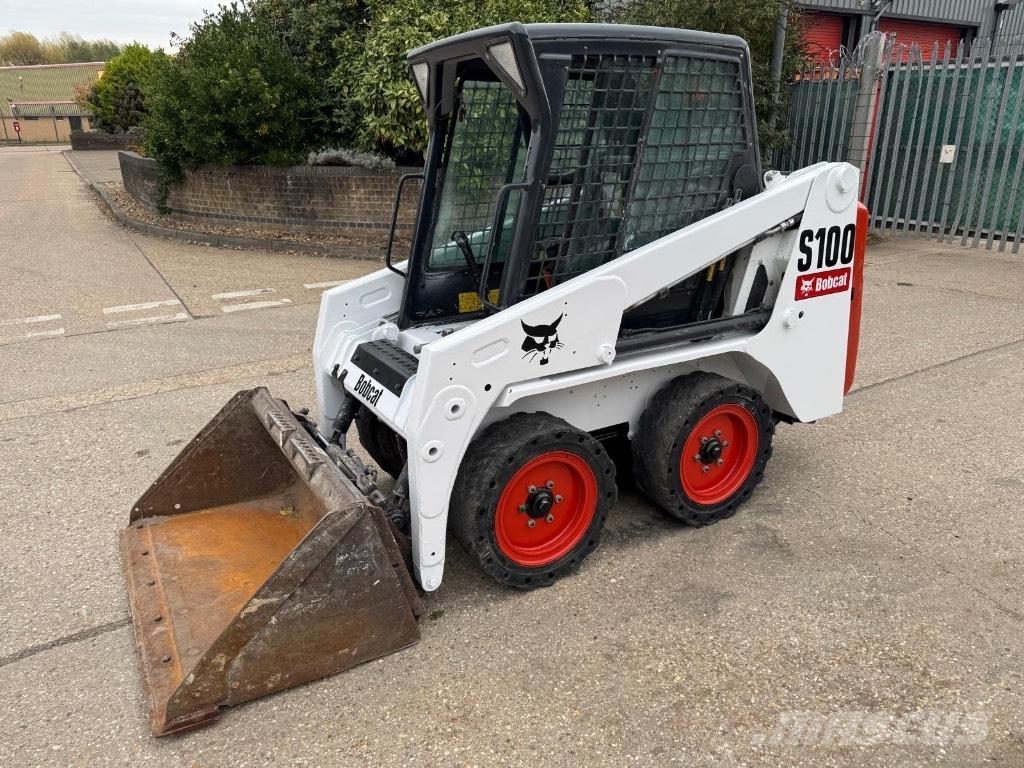 Bobcat S100 لوادر انزلاقية التوجيه