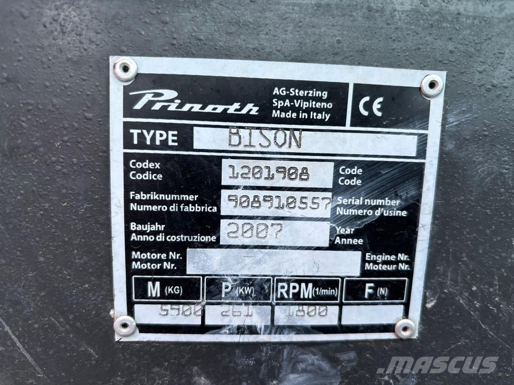 Prinoth Bison كاسحات جليد