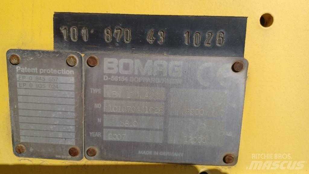 Bomag BW 174 A C مداحل مزدوجة