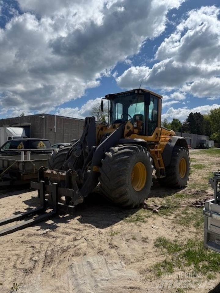Volvo L90F لوادر بعجل