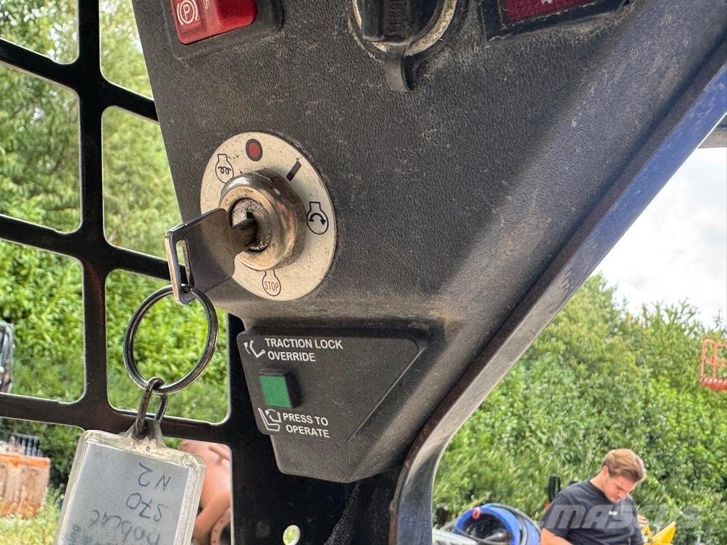 Bobcat S 70 لوادر انزلاقية التوجيه