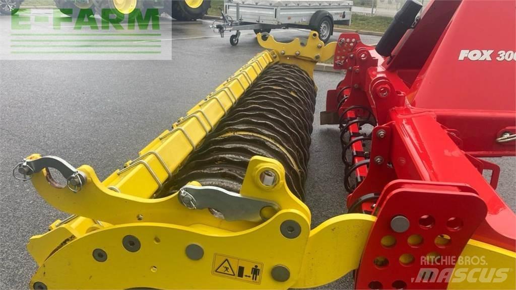 Pöttinger Fox 300 الكاسحات وقلابات التربة ذات المحركات