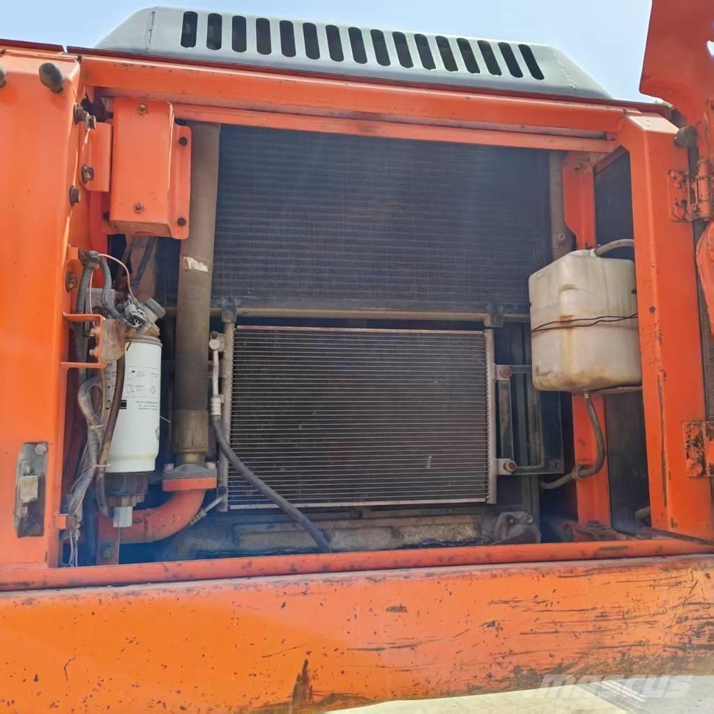 Doosan DX 300 LC حفارات زحافة
