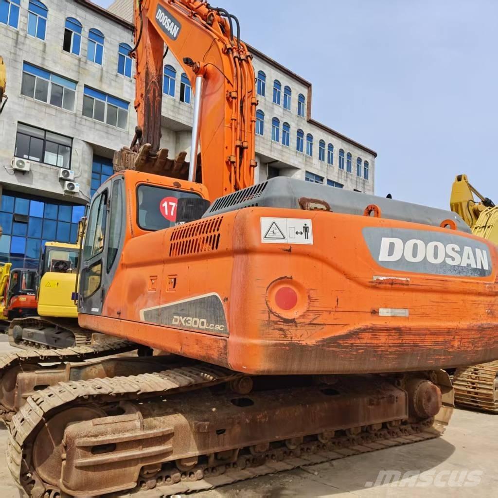 Doosan DX 300 LC حفارات زحافة