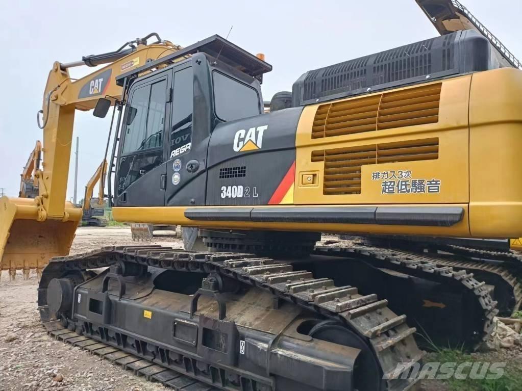 CAT 340 D L حفارات زحافة