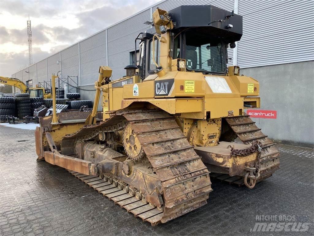 CAT D6T LGP بلدوزرات مجنزرة