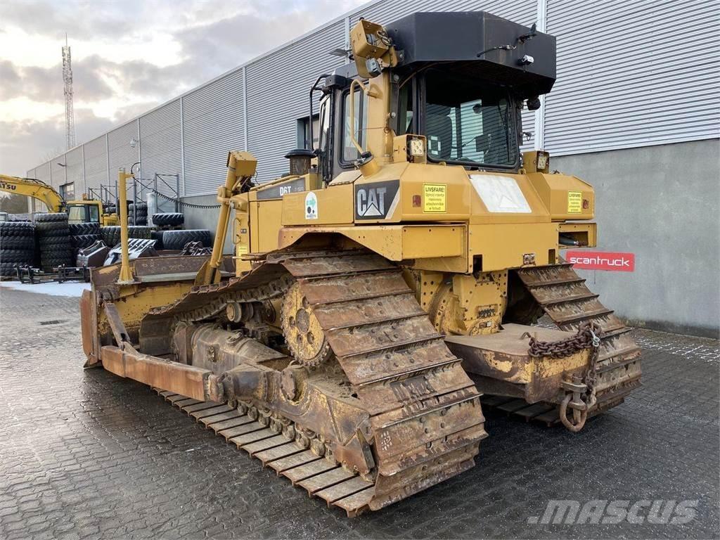 CAT D6T LGP بلدوزرات مجنزرة
