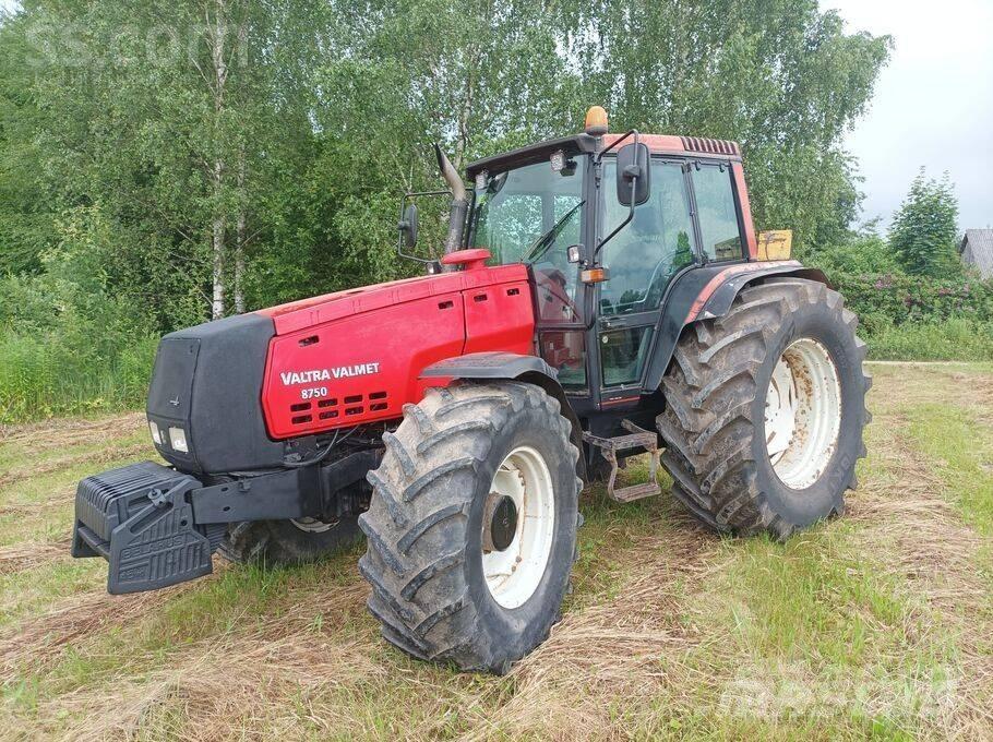 Valtra Valmet 8750 الجرارات