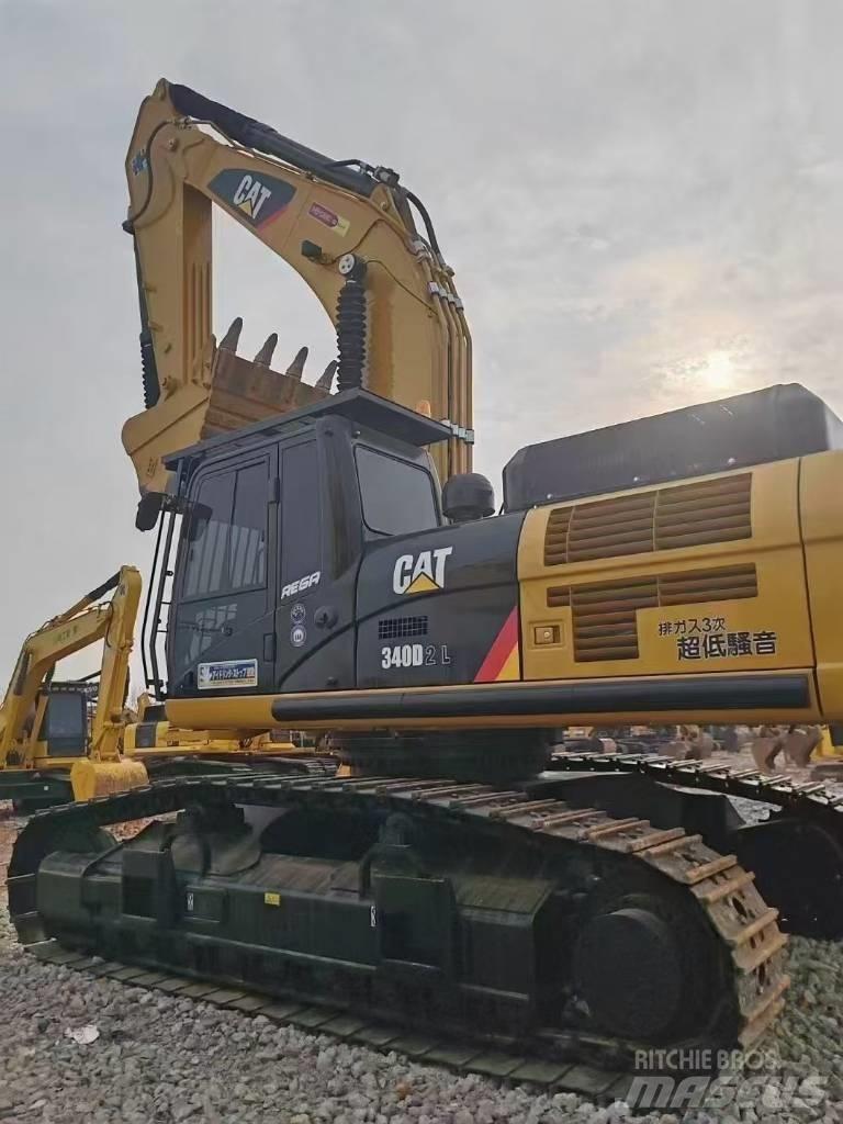 CAT 340D2L حفارات زحافة