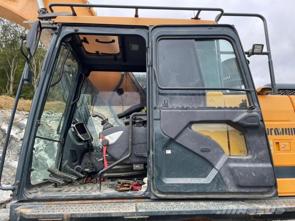 Hyundai HX 300 L حفارات زحافة