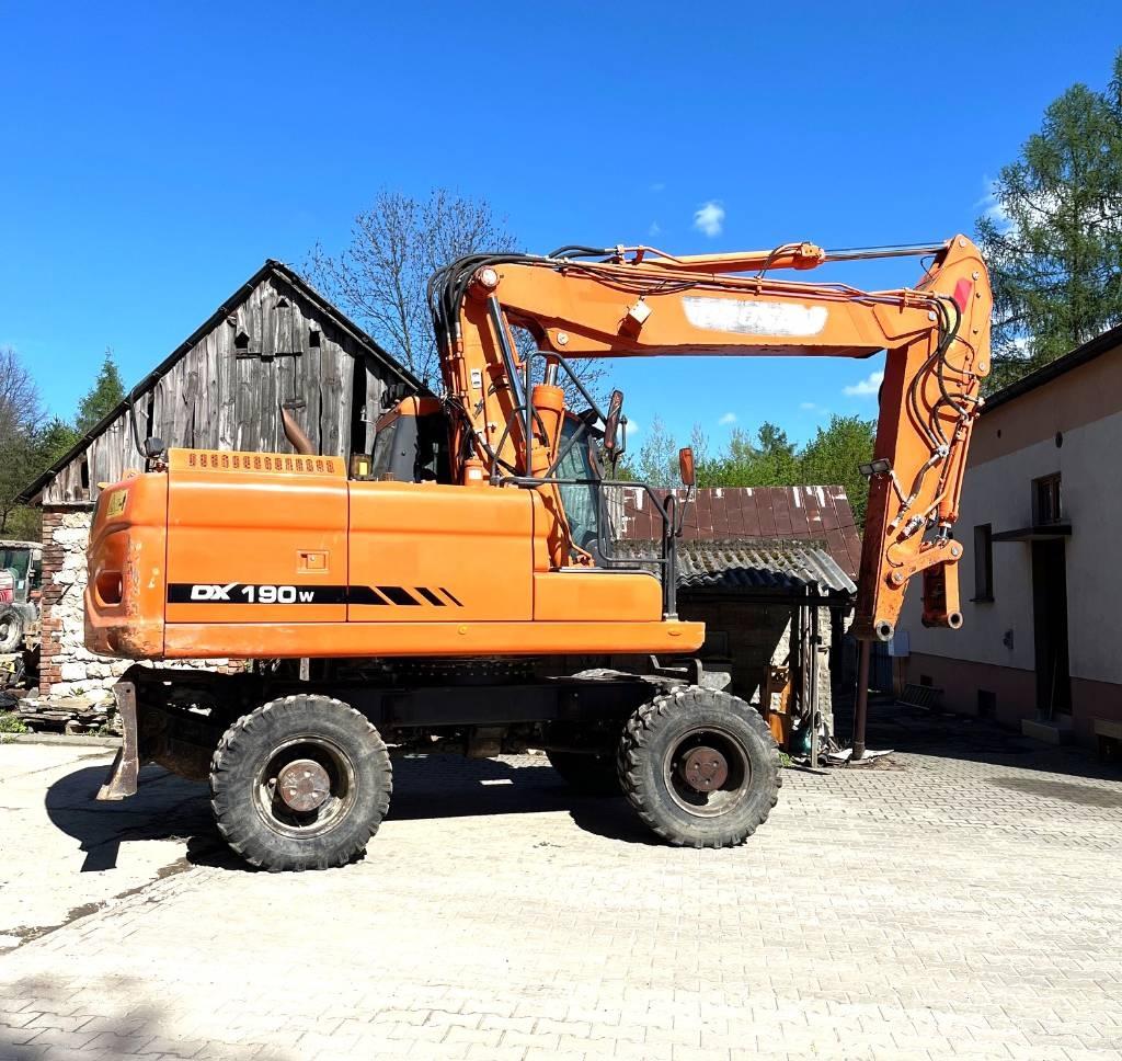 Doosan DX 190 W-3 حفارات بعجل
