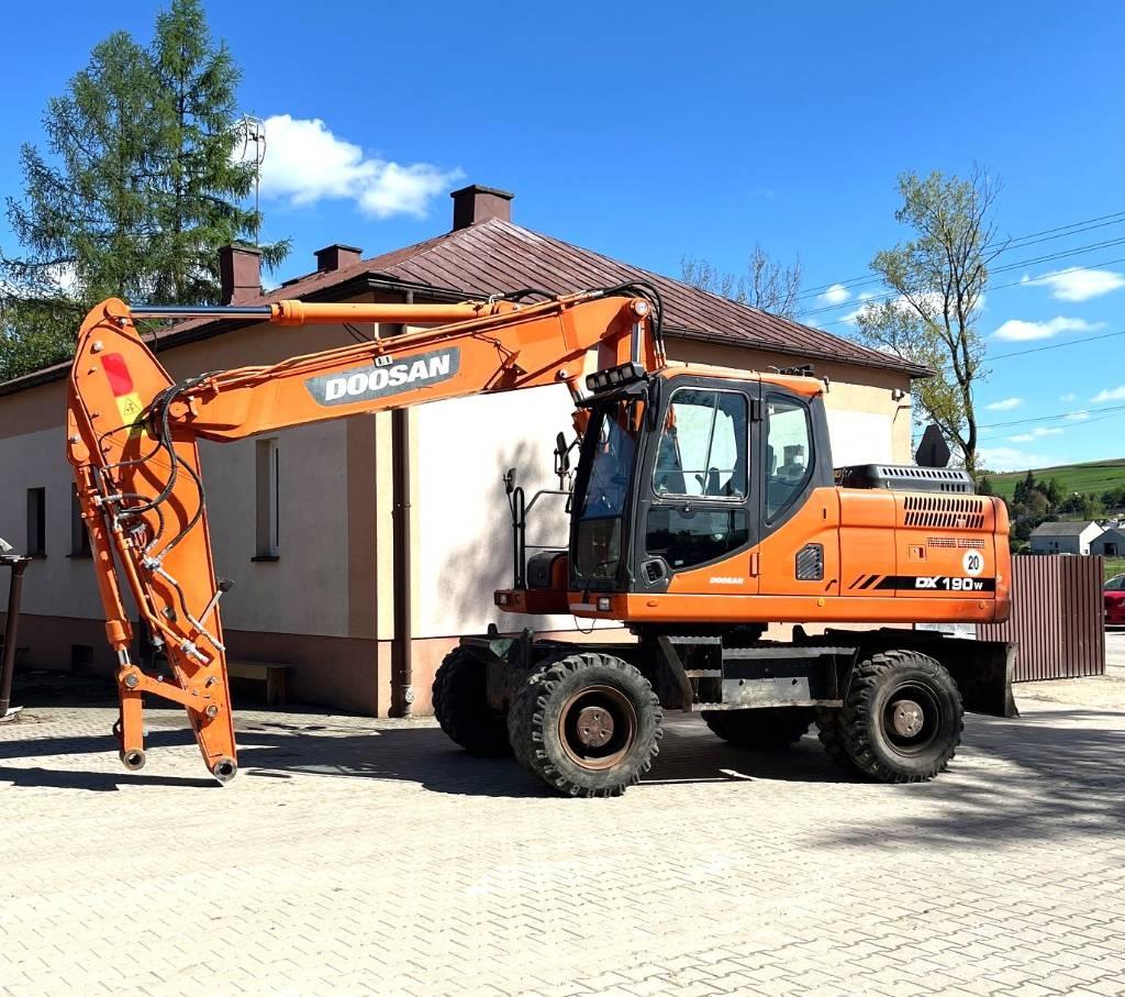 Doosan DX 190 W-3 حفارات بعجل