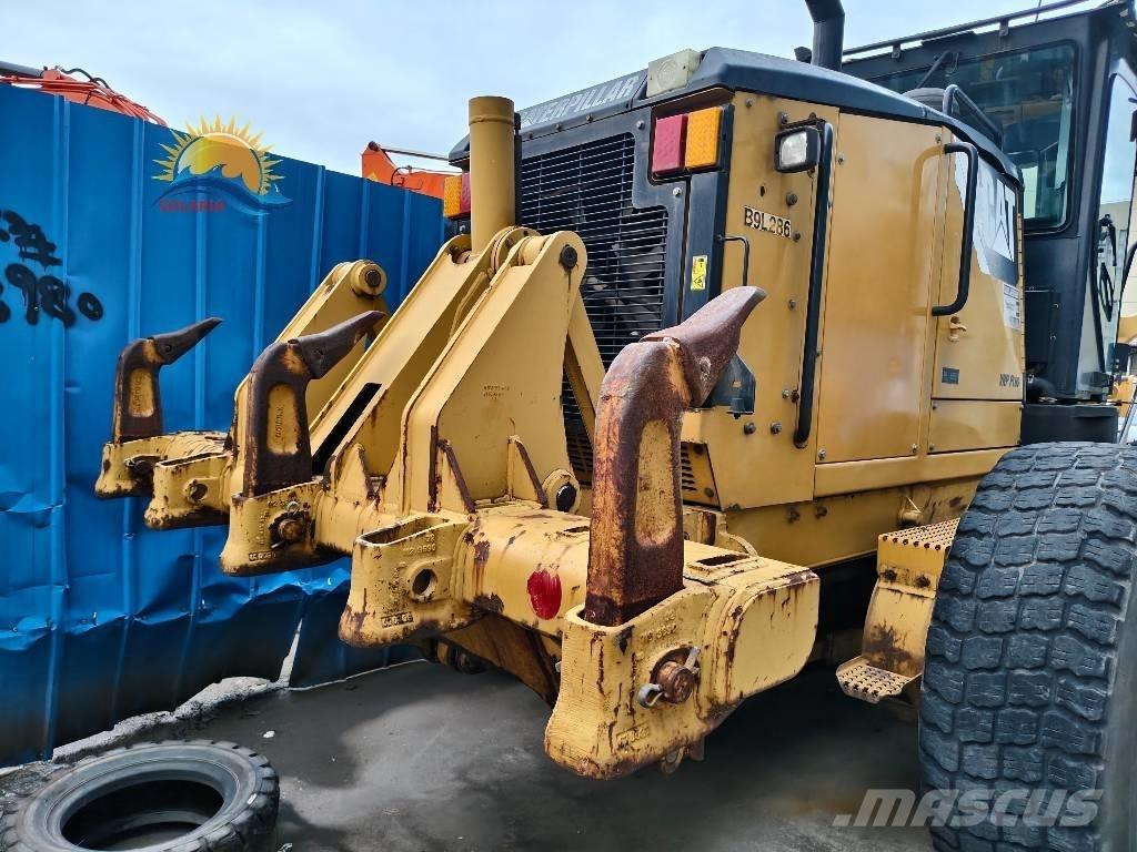 CAT 160 M معدات تمهيد الطرق