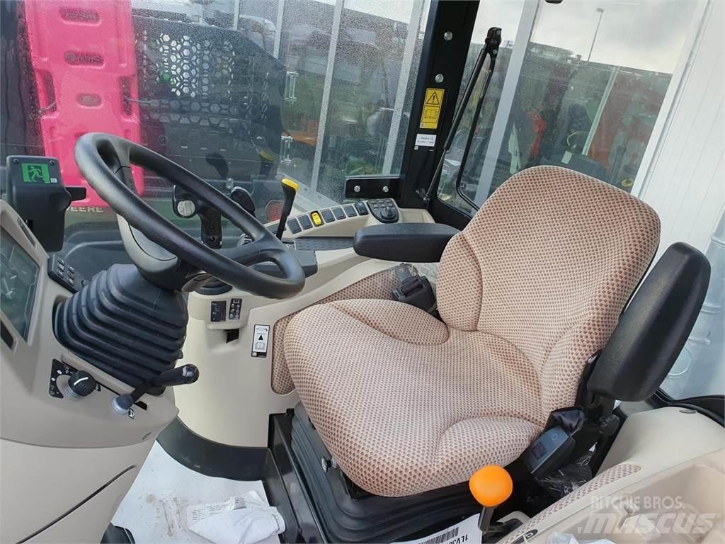 John Deere 3039R جرارات مدمجة