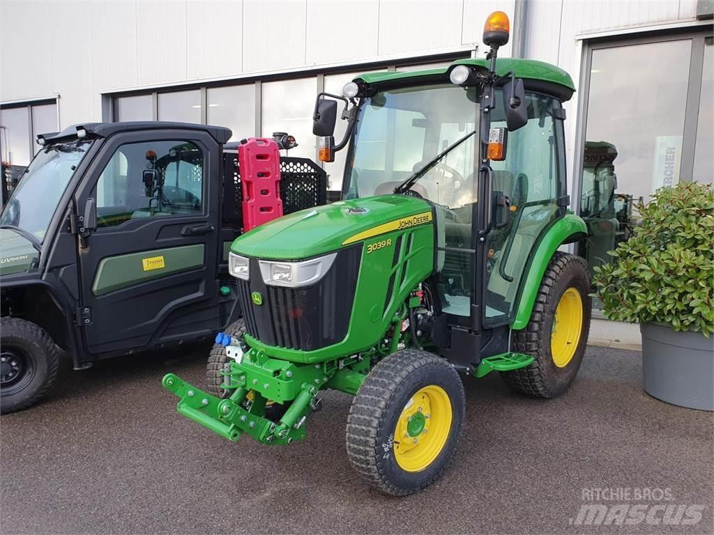 John Deere 3039R جرارات مدمجة